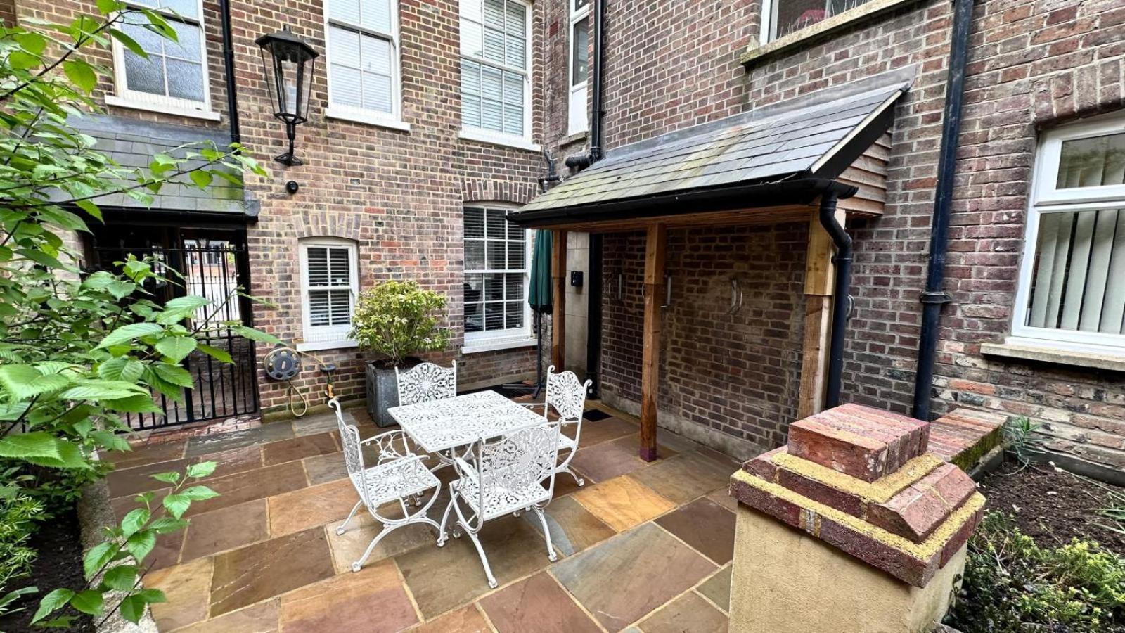 Harper Luxe Serviced Apartments Dunstable Exterior photo